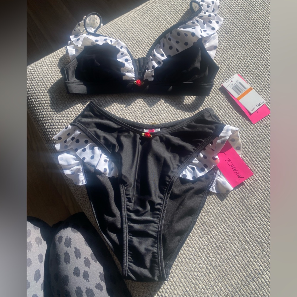 Pin-up Betsey Johnson Ruffle Swimsuit 😻💕✨
